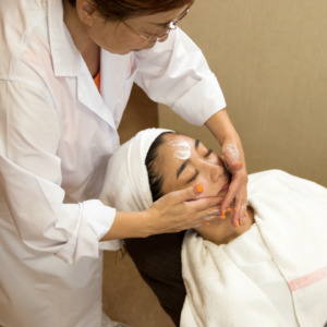 スタッフ募集　姫路　ライトイヤー